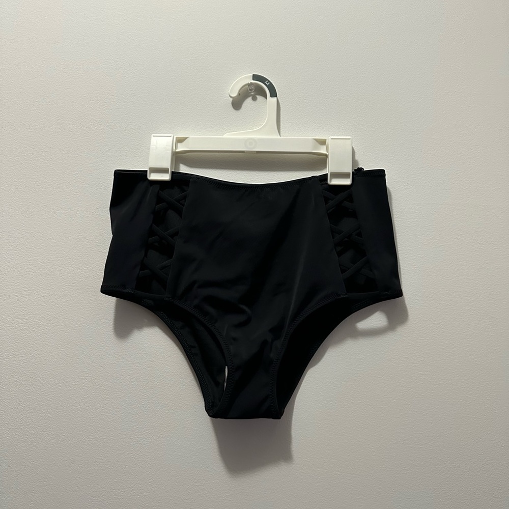 SHADE & SHORE - High Waist Swim Bottoms - Black - Size: M